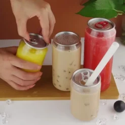 plastikinė skardinė su užlydomu dangteliu